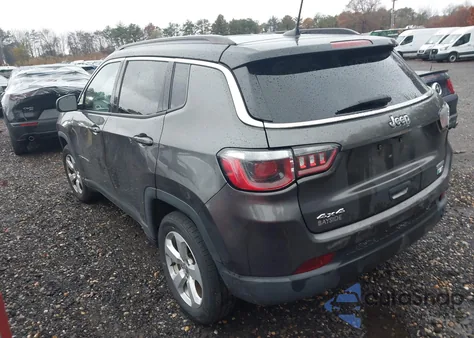 2018 Jeep Compass Latitude 4X4 из США, поврежденный, VIN 3C4NJDBBXJT262461